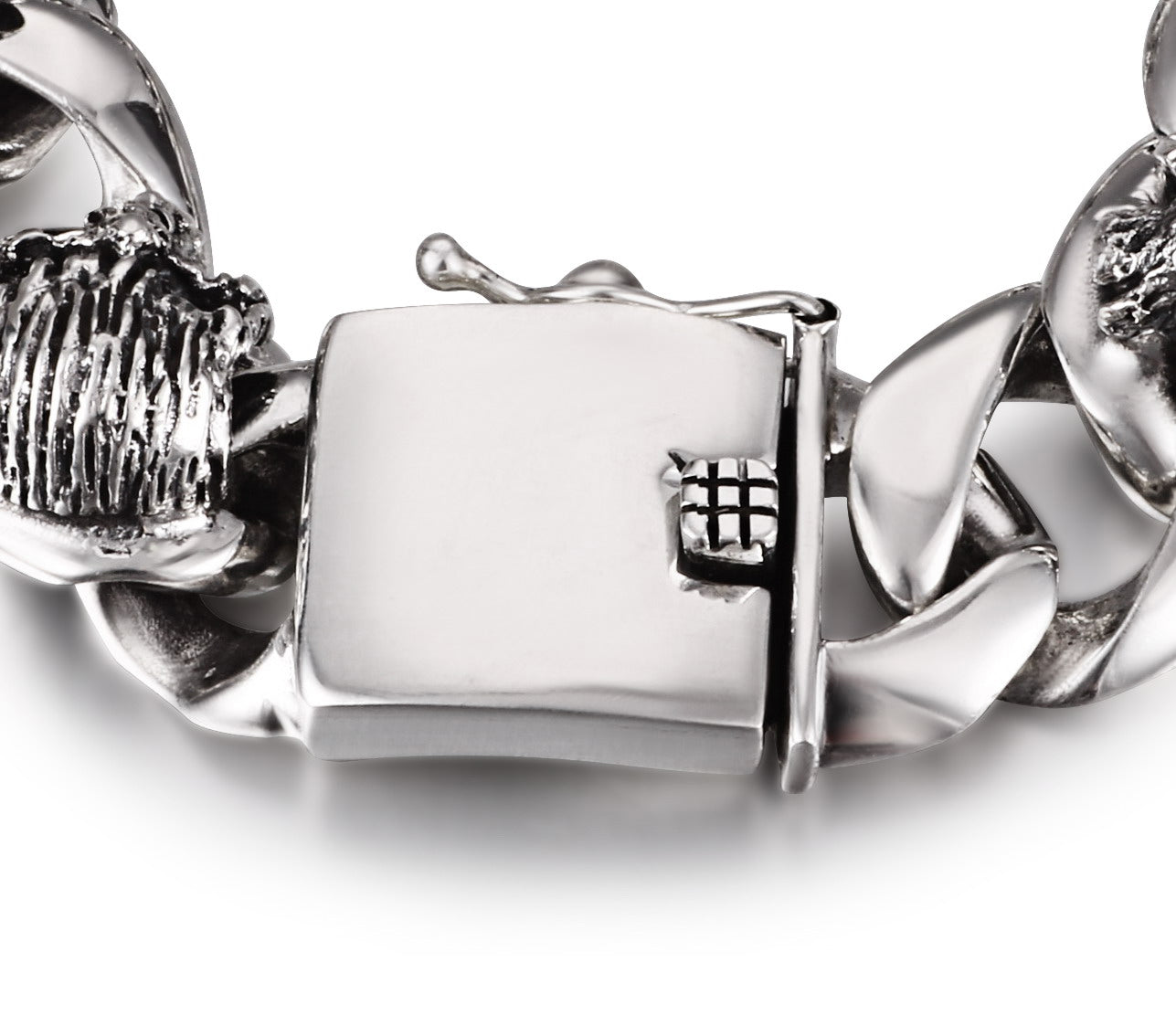 Oxidized Sterling Silver Skulls with Large Loops Chain Bracelet